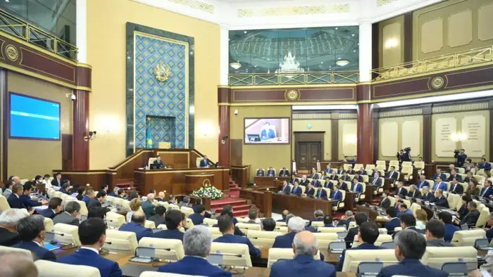 Совместное заседание палат Парламента Казахстана: Председатель Мажилиса Ерлан Кошанов подписал распоряжение о созыве