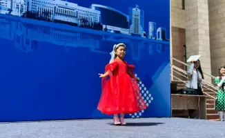 концерт и выставка в Астане 28-летие района Сарыарка