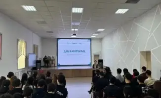 Как защитить молодежь от манипуляций в интернете?