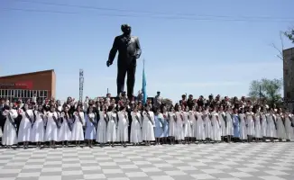 Более 100 тысяч школьников области Абай успешно завершили учебный год