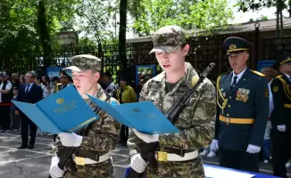Военно-патриотическое шествие в Университете Абая: укрепление духа молодежи и подготовка будущих офицеров
