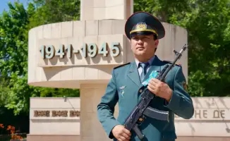 ТУРКЕСТАН КАЗЫГУРТ ДЕНЬ ЗАЩИТНИКА ОТЕЧЕСТВА ВЕЛИКАЯ ПОБЕДА ЦВЕТЫ ВЕЧНЫЙ ОГОНЬ НАГРАДЫ КОНЦЕРТ