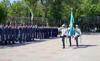 Торжественное мероприятие в Туркестане: чествование героев и новые присяги в честь Дня защитника Отечества и Дня Победы