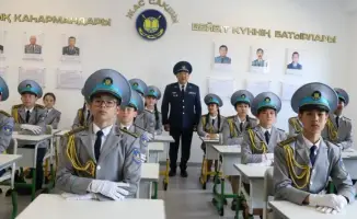 В Кызылорде открыт полицейский класс "Жас сақшы" в честь героя Кайрата Калекова, вызывая гордость у местных жителей