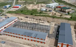Министр Чингис Аринов посетил стройплощадку нового завода композитных газовых баллонов, направленного на повышение безопасности и снижение рисков