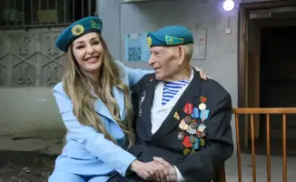 Военнослужащие Казахстана чествуют ветерана-десантника и сохраняют память о героизме