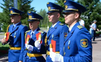 В Казахстане открыли новые горизонты для выпускников-отличников военных вузов