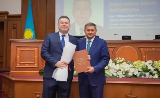 Поддержка молодых ученых: министр вручил жилищные сертификаты в рамках социальной программы
