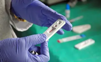 В Казахстане введут обязательное медицинское освидетельствование на употребление наркотиков и психотропных веществ для части госслужащих, что может привести к раскрытию случаев коррупции и злоупотреблений среди чиновников.