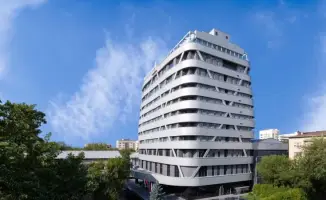 Отель Hilton в Алматы: крепость под осадой — депутат Бапи бьет тревогу о силовом захвате