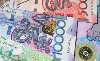 Рост тарифов на коммунальные услуги в Казахстане вызвал общественное недовольство, в то время как жители готовятся к праздничным выплатам к 7 мая. В Усть-Каменогорске произошло чрезвычайное происшествие, подробности которого пока уточняются. Власти призыв
