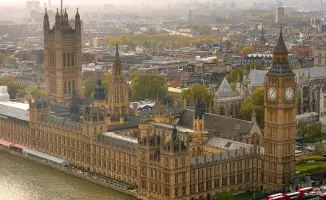 Смягчение санкций Великобритании против России: последствия для глобального топливного рынка на фоне конфликта в Иране