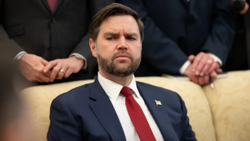 Трамп оставил вице-президенту 'письмо на случай апокалипсиса': инструкции, которые могут изменить ход истории