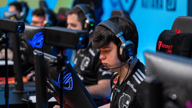 Первый игровой день PGL Astana 2026: международный кибертурнир по Counter-Strike 2 стартовал в столице
