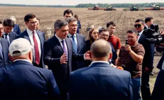 Премьер-министр Олжас Бектенов угрожает изъятием земель у крупных аграриев за отсутствие круглогодичной занятости